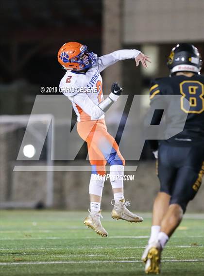 Thumbnail 2 in Livonia vs. Honeoye Falls-Lima (Section 5 Class B Final) photogallery.