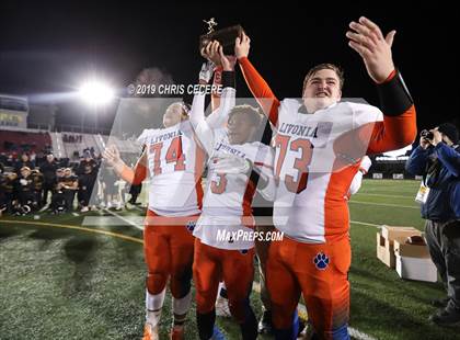 Thumbnail 3 in Livonia vs. Honeoye Falls-Lima (Section 5 Class B Final) photogallery.