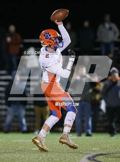 Thumbnail 2 in Livonia vs. Honeoye Falls-Lima (Section 5 Class B Final) photogallery.