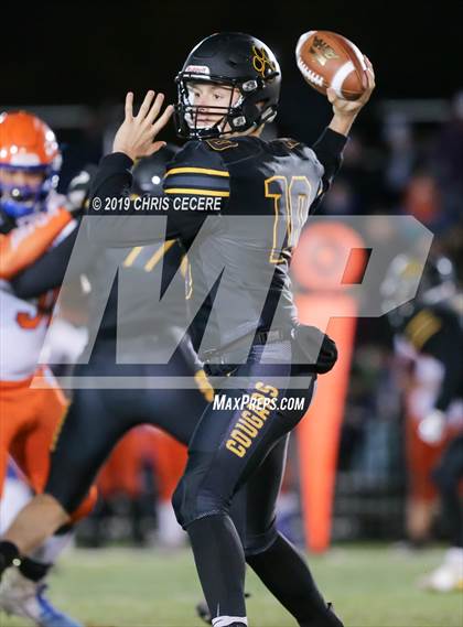 Thumbnail 3 in Livonia vs. Honeoye Falls-Lima (Section 5 Class B Final) photogallery.