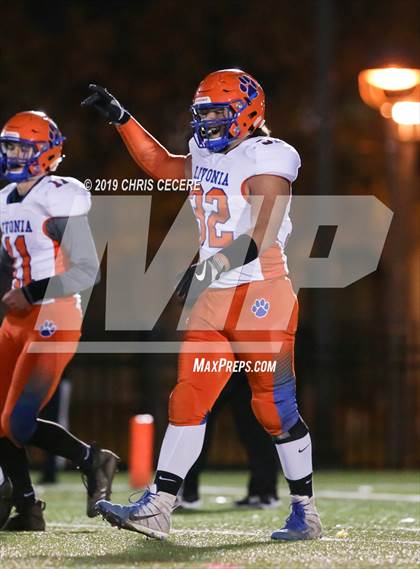Thumbnail 3 in Livonia vs. Honeoye Falls-Lima (Section 5 Class B Final) photogallery.