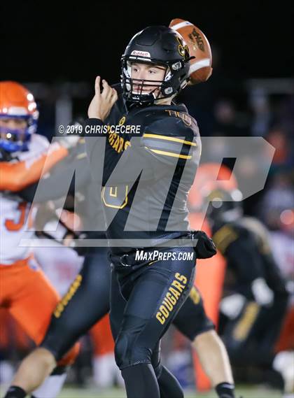 Thumbnail 1 in Livonia vs. Honeoye Falls-Lima (Section 5 Class B Final) photogallery.