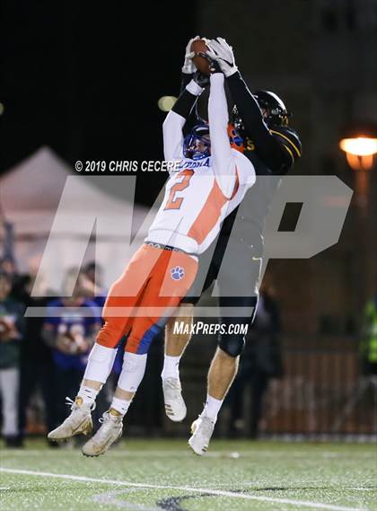 Thumbnail 2 in Livonia vs. Honeoye Falls-Lima (Section 5 Class B Final) photogallery.