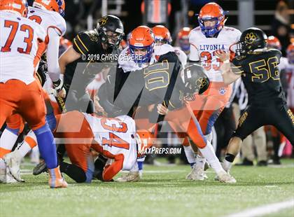 Thumbnail 1 in Livonia vs. Honeoye Falls-Lima (Section 5 Class B Final) photogallery.