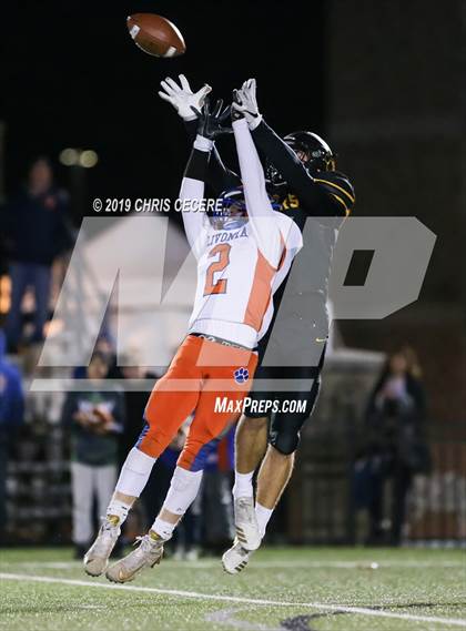 Thumbnail 1 in Livonia vs. Honeoye Falls-Lima (Section 5 Class B Final) photogallery.