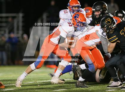 Thumbnail 2 in Livonia vs. Honeoye Falls-Lima (Section 5 Class B Final) photogallery.