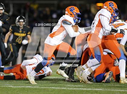 Thumbnail 1 in Livonia vs. Honeoye Falls-Lima (Section 5 Class B Final) photogallery.