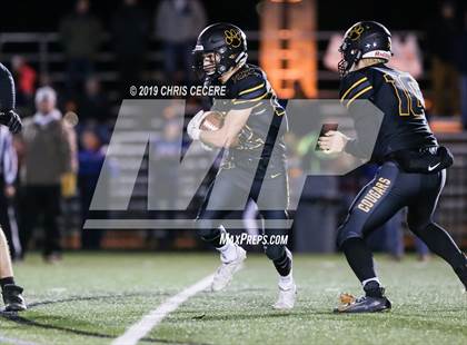 Thumbnail 1 in Livonia vs. Honeoye Falls-Lima (Section 5 Class B Final) photogallery.