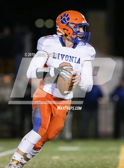 Thumbnail 1 in Livonia vs. Honeoye Falls-Lima (Section 5 Class B Final) photogallery.