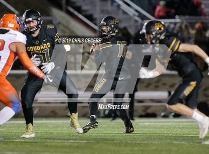 Thumbnail 3 in Livonia vs. Honeoye Falls-Lima (Section 5 Class B Final) photogallery.