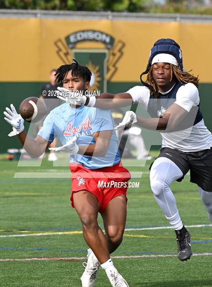 Thumbnail 3 in Los Alamitos vs. St. John Bosco (Battle At The Beach) photogallery.