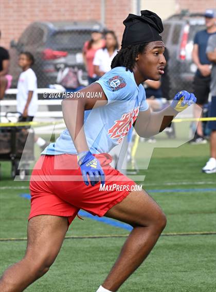 Thumbnail 2 in Los Alamitos vs. St. John Bosco (Battle At The Beach) photogallery.