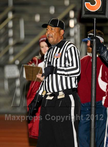 Thumbnail 2 in Valencia vs. Paso Robles (CIF SS Playoffs) photogallery.