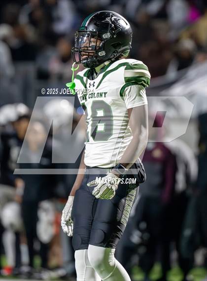 Thumbnail 2 in Iowa Colony vs. Randle (UIL 5A D2 Football Quaterfinal) photogallery.