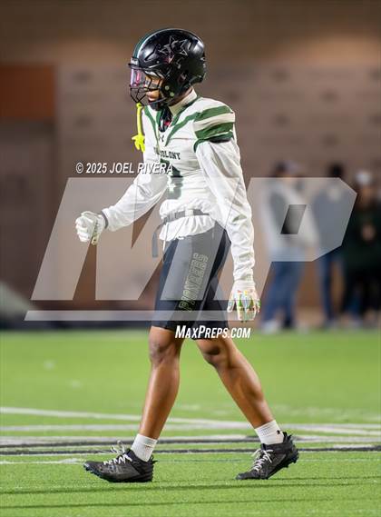 Thumbnail 1 in Iowa Colony vs. Randle (UIL 5A D2 Football Quaterfinal) photogallery.