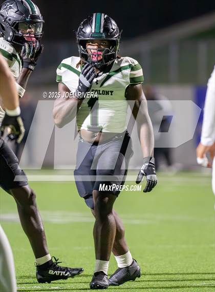 Thumbnail 3 in Iowa Colony vs. Randle (UIL 5A D2 Football Quaterfinal) photogallery.