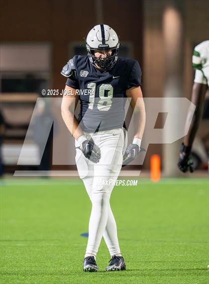 Thumbnail 2 in Iowa Colony vs. Randle (UIL 5A D2 Football Quaterfinal) photogallery.