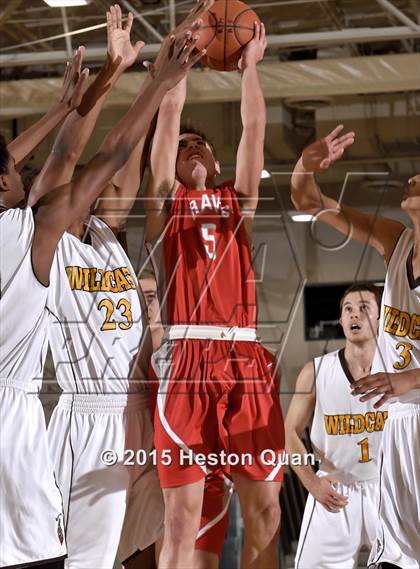 Thumbnail 2 in El Camino vs. Bountiful (MaxPreps Holiday Classic) photogallery.