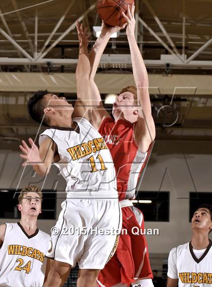 Thumbnail 3 in El Camino vs. Bountiful (MaxPreps Holiday Classic) photogallery.