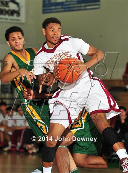 Thumbnail 1 in Foss @ Downey (MaxPreps Holiday Classic) photogallery.