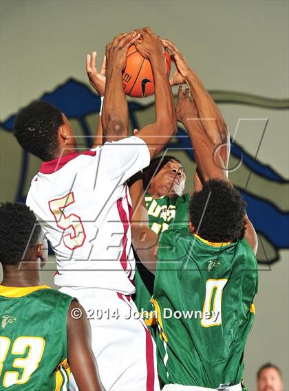 Thumbnail 3 in Foss @ Downey (MaxPreps Holiday Classic) photogallery.