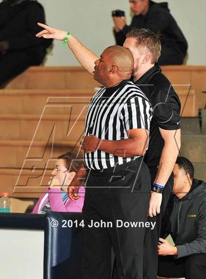 Thumbnail 3 in Foss @ Downey (MaxPreps Holiday Classic) photogallery.