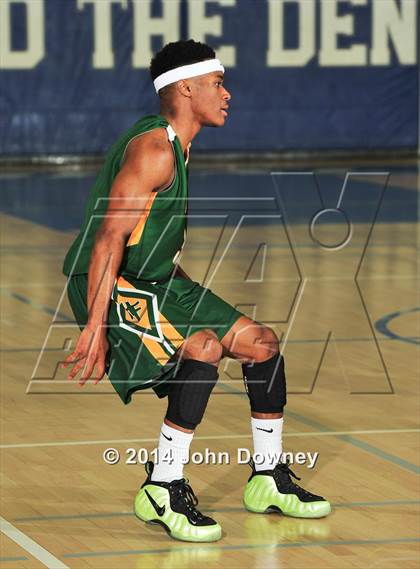 Thumbnail 2 in Foss @ Downey (MaxPreps Holiday Classic) photogallery.