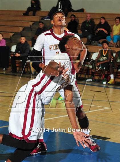 Thumbnail 3 in Foss @ Downey (MaxPreps Holiday Classic) photogallery.