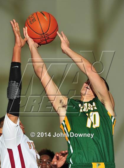 Thumbnail 1 in Foss @ Downey (MaxPreps Holiday Classic) photogallery.
