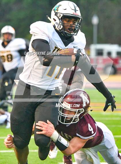 Thumbnail 2 in Atlanta vs. Malakoff (UIL 3A Regional Playoff) photogallery.