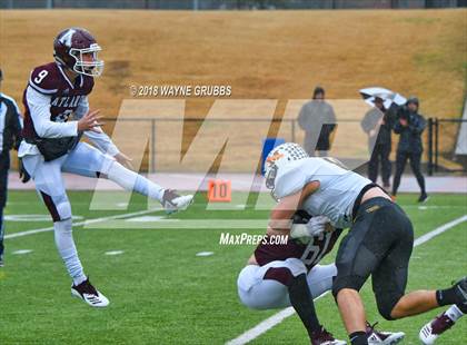 Thumbnail 2 in Atlanta vs. Malakoff (UIL 3A Regional Playoff) photogallery.