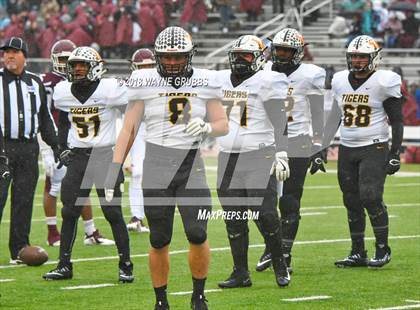 Thumbnail 2 in Atlanta vs. Malakoff (UIL 3A Regional Playoff) photogallery.