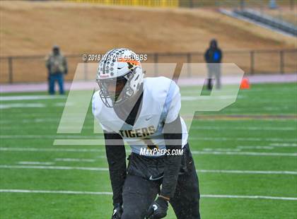 Thumbnail 3 in Atlanta vs. Malakoff (UIL 3A Regional Playoff) photogallery.