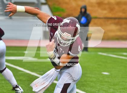 Thumbnail 3 in Atlanta vs. Malakoff (UIL 3A Regional Playoff) photogallery.