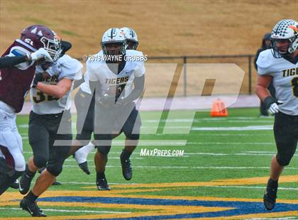 Thumbnail 1 in Atlanta vs. Malakoff (UIL 3A Regional Playoff) photogallery.