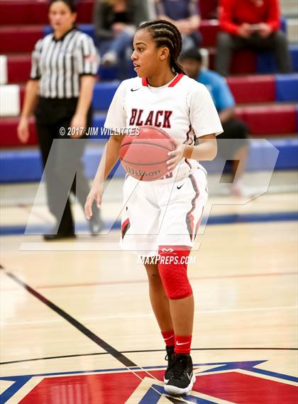 Thumbnail 3 in Fairfax vs.  Williams Field (Lady Titan Winter Hoops Classic) photogallery.