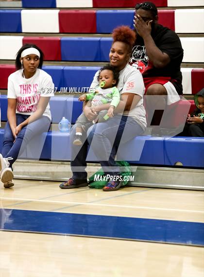 Thumbnail 2 in Fairfax vs.  Williams Field (Lady Titan Winter Hoops Classic) photogallery.