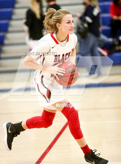 Thumbnail 2 in Fairfax vs.  Williams Field (Lady Titan Winter Hoops Classic) photogallery.