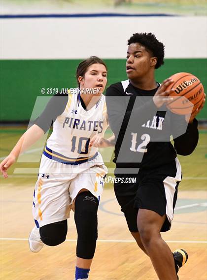 Thumbnail 2 in Moapa Valley vs Chugiak (Gator Winter Classic) photogallery.