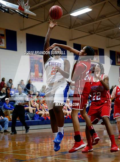 Thumbnail 2 in Chilton County vs Verbena (Chilton County Tournament) photogallery.