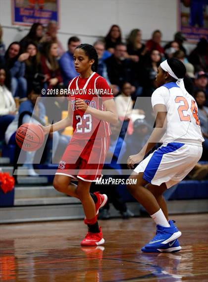 Thumbnail 1 in Chilton County vs Verbena (Chilton County Tournament) photogallery.