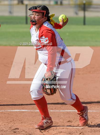 Thumbnail 3 in Santa Cruz Valley vs Benson (AIA 2A Quarterfinals) photogallery.