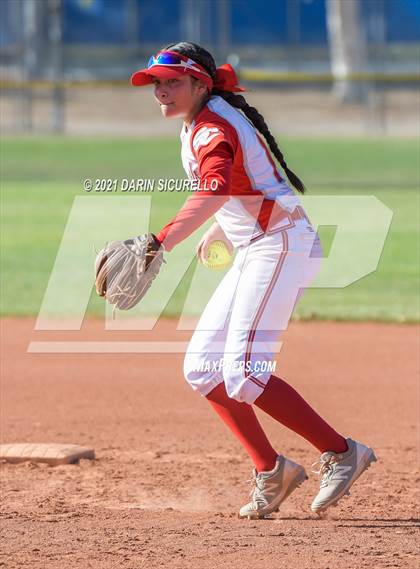 Thumbnail 2 in Santa Cruz Valley vs Benson (AIA 2A Quarterfinals) photogallery.