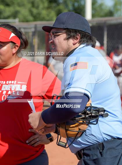 Thumbnail 3 in Santa Cruz Valley vs Benson (AIA 2A Quarterfinals) photogallery.