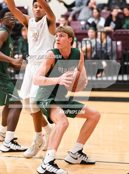 Thumbnail 1 in Reagan [Ronald] vs Madison photogallery.