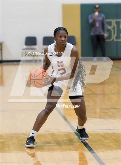 Thumbnail 1 in Bishop McNamara vs. Clackamas (Nike Tournament of Champions) photogallery.