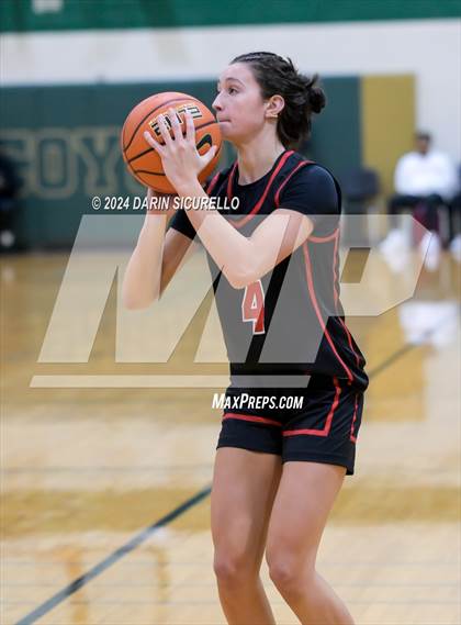 Thumbnail 3 in Bishop McNamara vs. Clackamas (Nike Tournament of Champions) photogallery.