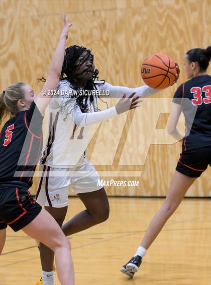 Thumbnail 3 in Bishop McNamara vs. Clackamas (Nike Tournament of Champions) photogallery.