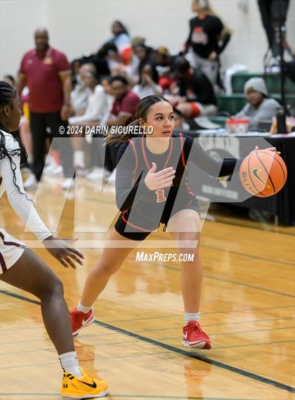 Thumbnail 3 in Bishop McNamara vs. Clackamas (Nike Tournament of Champions) photogallery.