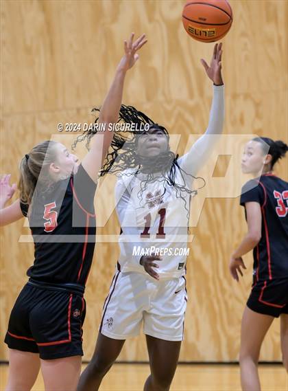 Thumbnail 2 in Bishop McNamara vs. Clackamas (Nike Tournament of Champions) photogallery.